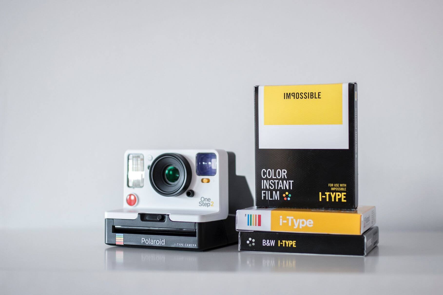 Polaroid 600 White Frame Black & White Instant Film, 8 Exposures — Pro  Photo Supply